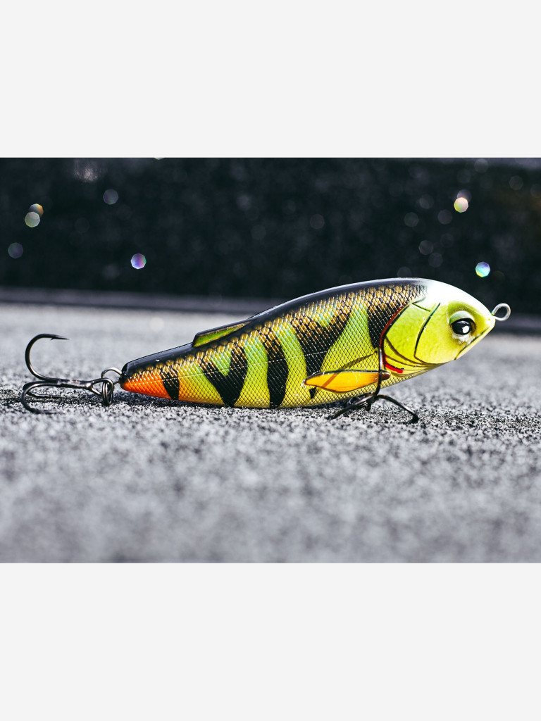 Воблер LUCKY JOHN BBS Original ARROW JERK S 015 см, джерк для крупного хищника