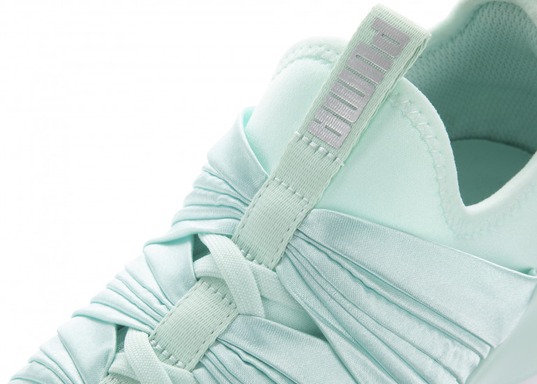 Кроссовки женские PUMA Flourish Cosmic
