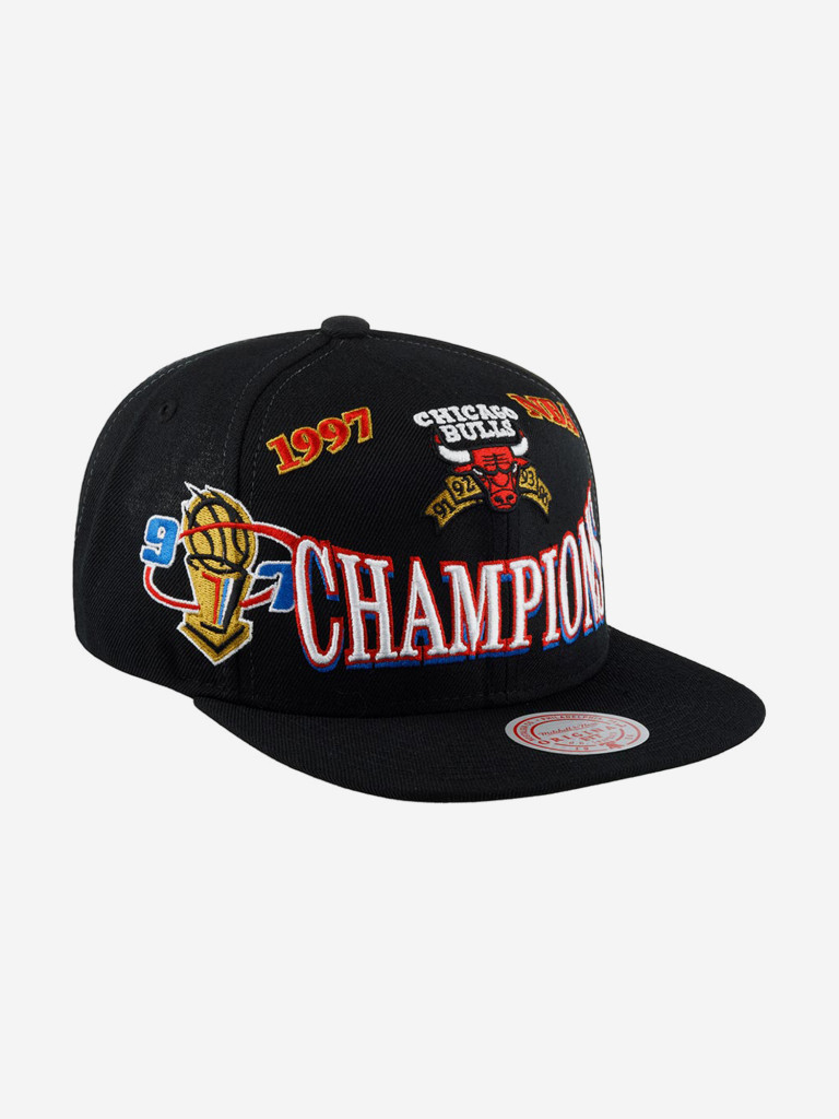 Бейсболка с прямым козырьком MITCHELL NESS HHSS1077-CBUYYPPPBLCK Chicago Bulls NBA (черный)