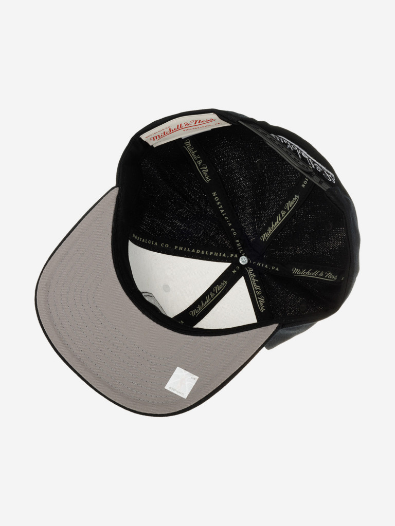 Бейсболка с прямым козырьком MITCHELL NESS HHSS1051-BNEYYPPPWHBK Brooklyn Nets NBA (белый)
