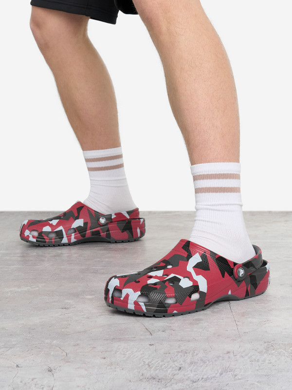 Сабо мужские Crocs Geo Camo арт. 211009 красный/серый/черный цвет — купить за 6299 руб., отзывы в интернет-магазине Спортмастер