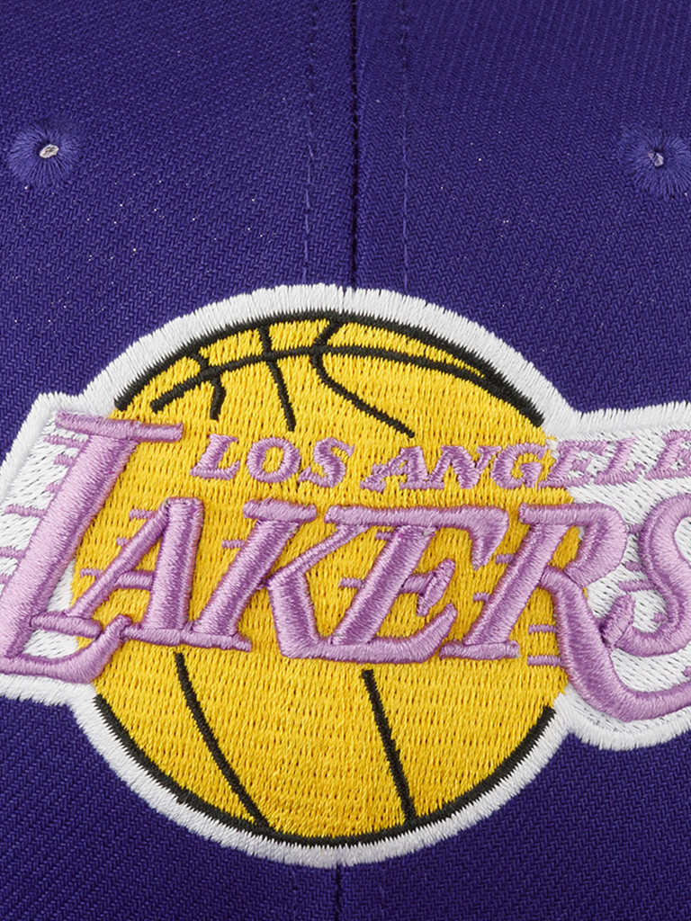 Бейсболка с прямым козырьком MITCHELL NESS 6HSSDX21128-LALPURP Los Angeles Lakers NBA (фиолетовый)