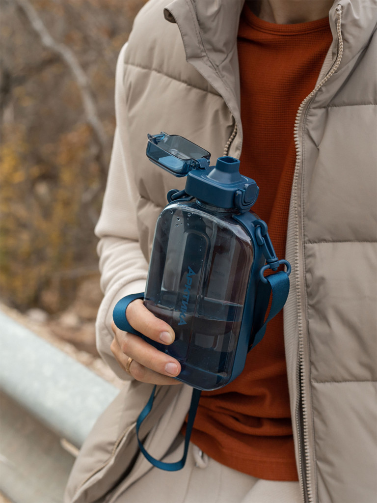 Бутылка тритановая 750 мл с регулируемым ремешком, нордик