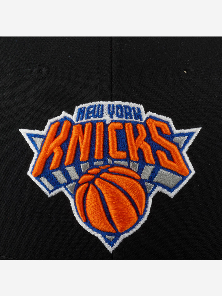 Бейсболка с прямым козырьком MITCHELL NESS 6HSSDX21129-NYKBLCK New York Knicks NBA