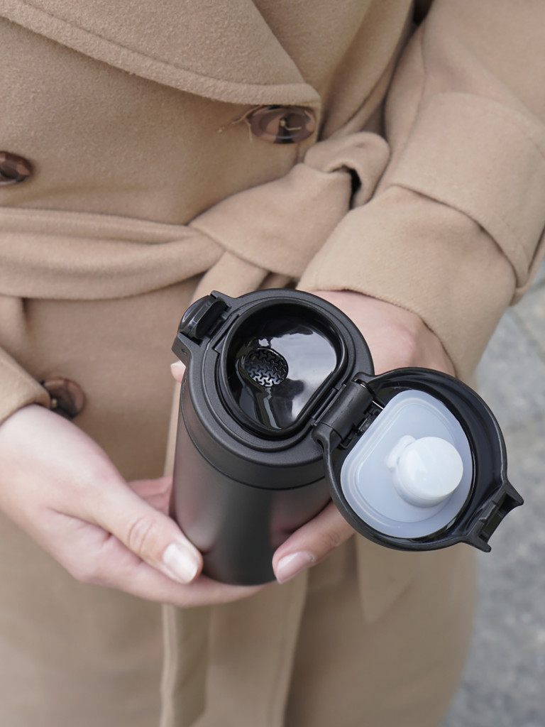 Термокружка вакуумная Арктика, 420 мл, со съемным ситечком, черная