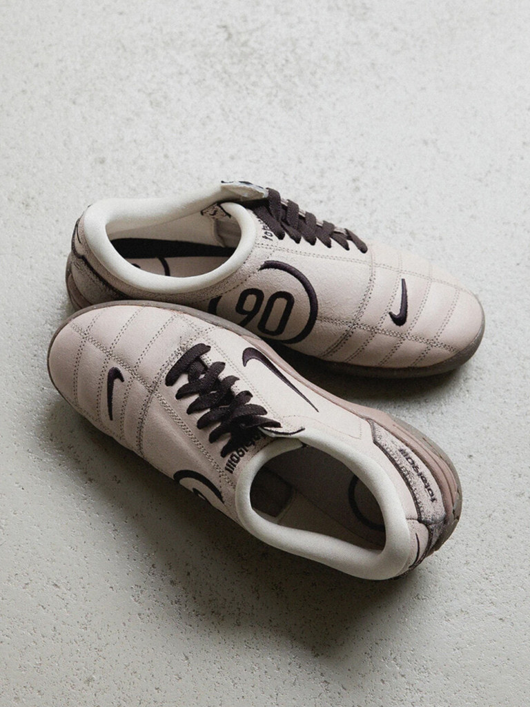 Кроссовки Nike Total 90 PRM