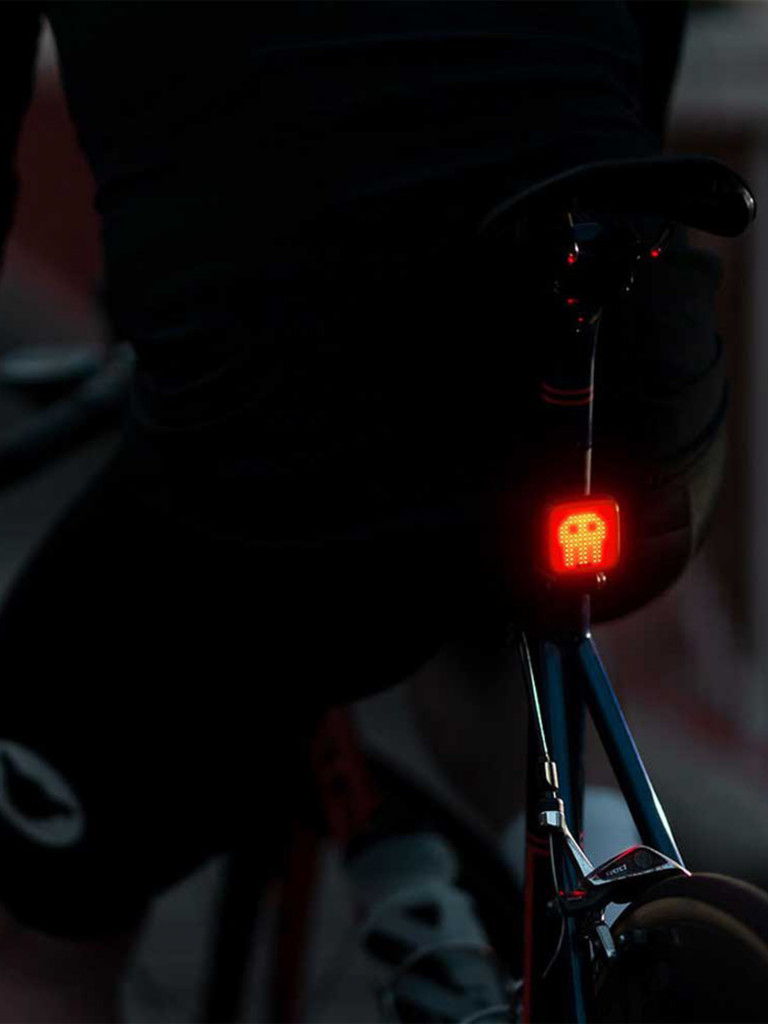 Фонарь задний Knog Blinder Mini Skull