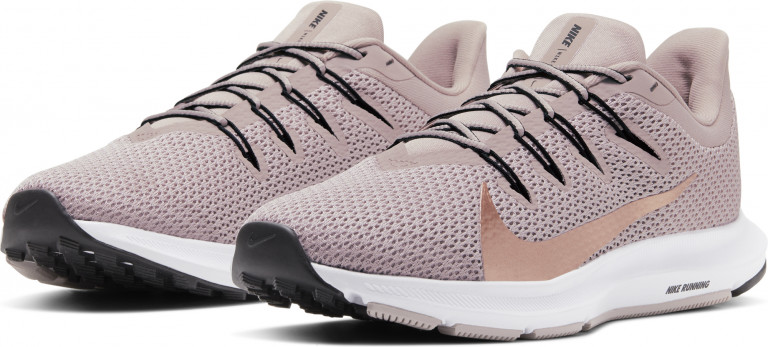 Кроссовки женские Nike Quest 2