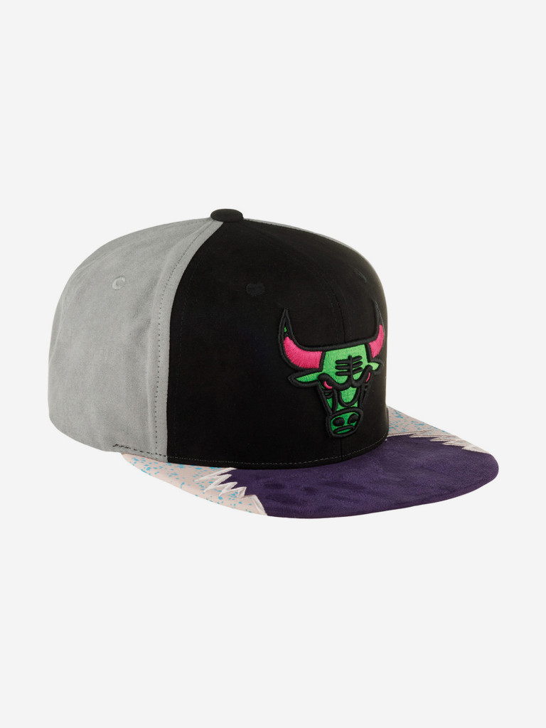 Бейсболка с прямым козырьком MITCHELL NESS HHSS1102-CBUYYPPPGYBK Chicago Bulls NBA (серый)