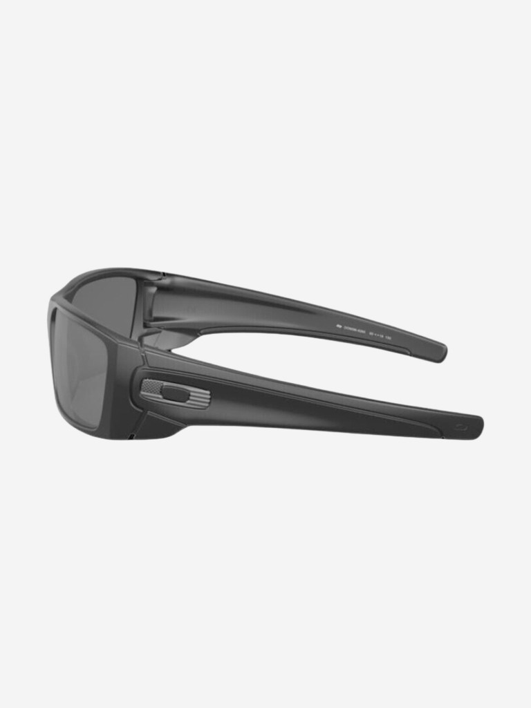 Солнцезащитные очки Oakley Fuel Cell