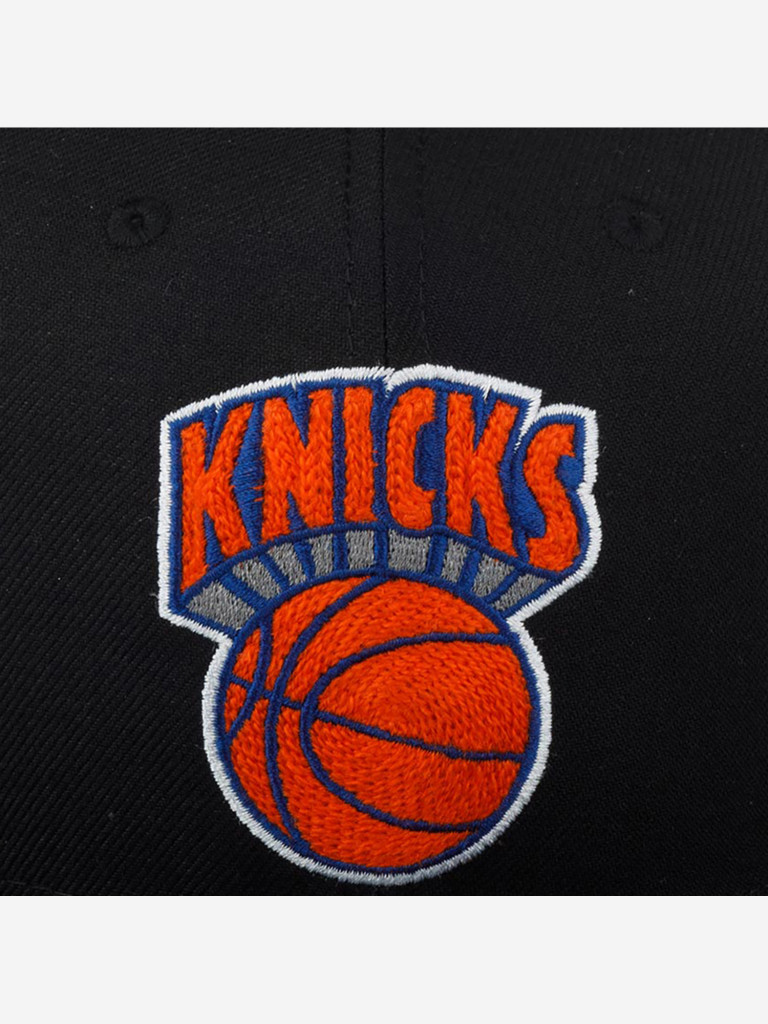 Бейсболка с прямым козырьком MITCHELL NESS HHSF4790-NYKYYPPPBLCK New York Knicks NBA (черный)