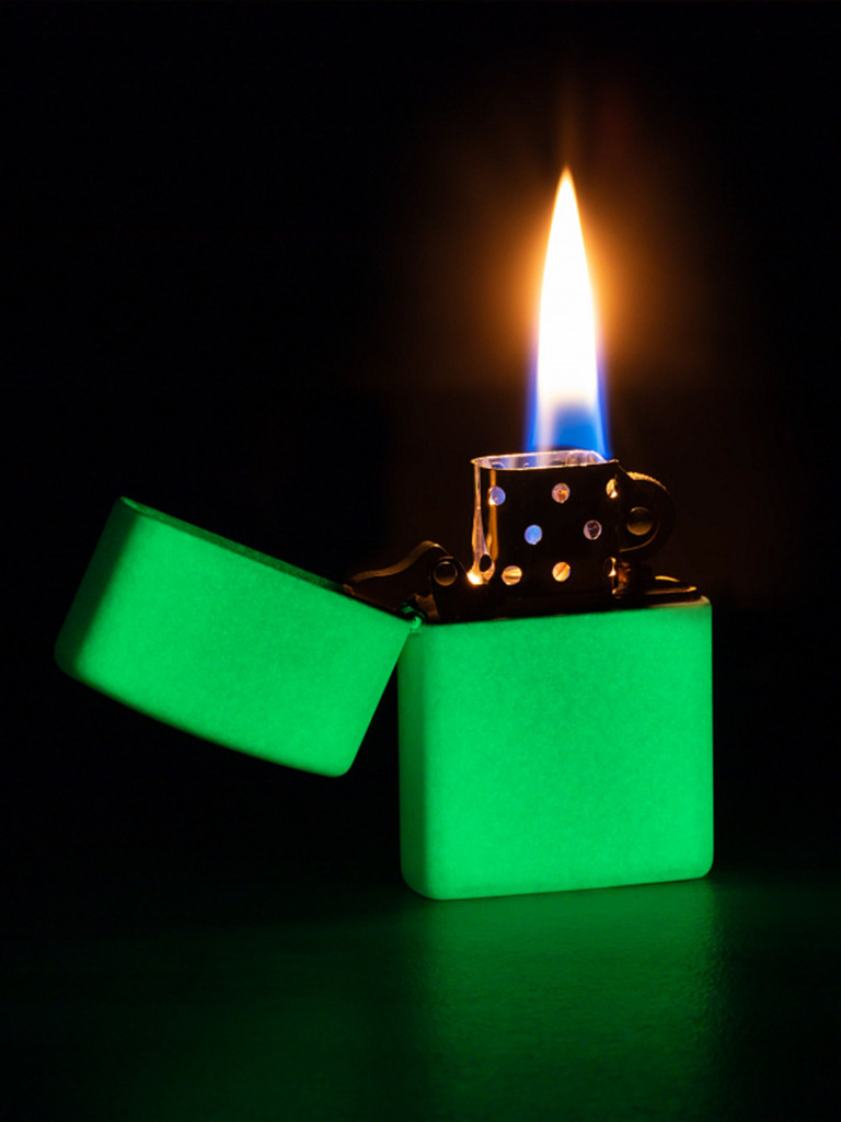 Зажигалка бензиновая ZIPPO 49193 Classic Glow In The Dark