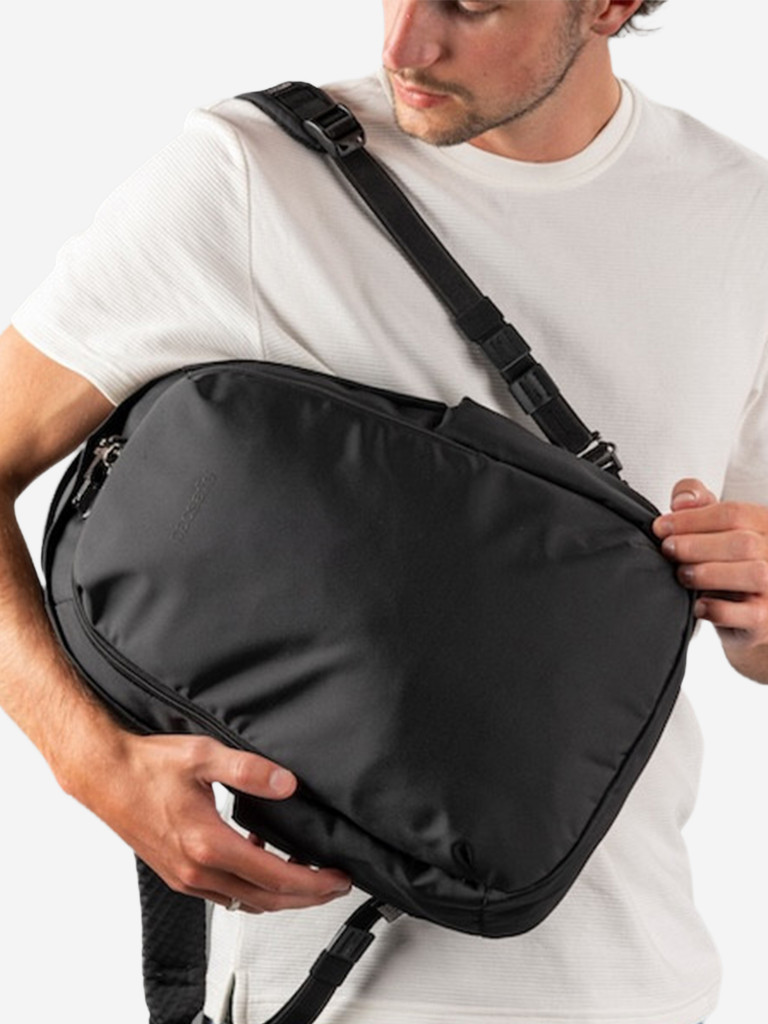 Рюкзак антивор Pacsafe V 16L All-around Backpack, черный, 16 л.