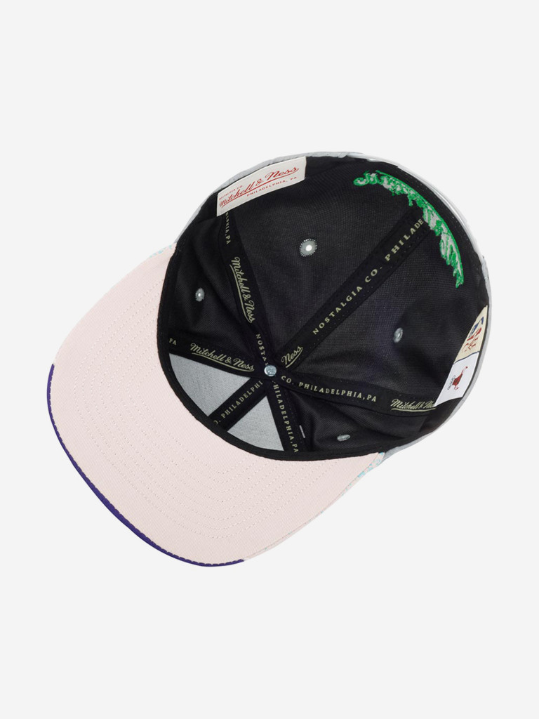 Бейсболка с прямым козырьком MITCHELL NESS HHSS1102-CBUYYPPPBKGY Chicago Bulls NBA