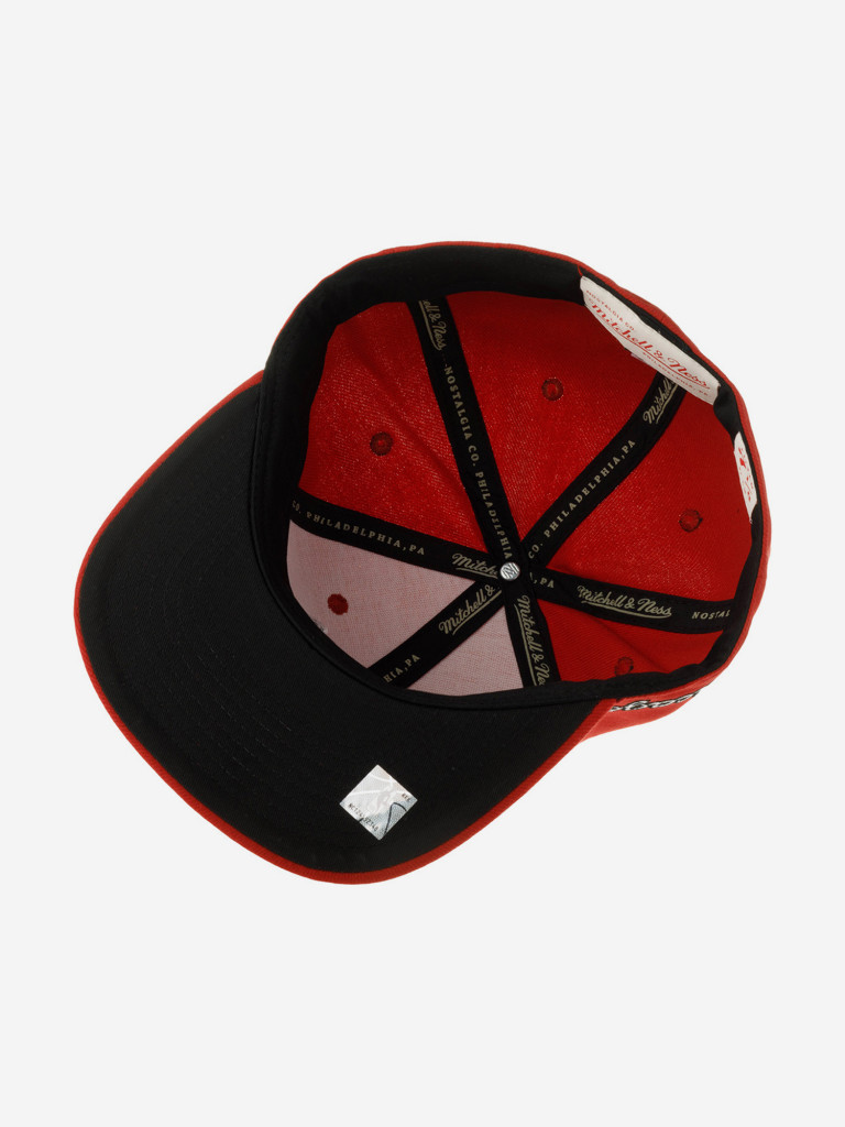 Бейсболка с прямым козырьком MITCHELL NESS HHSF5150-CBUYYPPPRED Chicago Bulls NBA (красный)