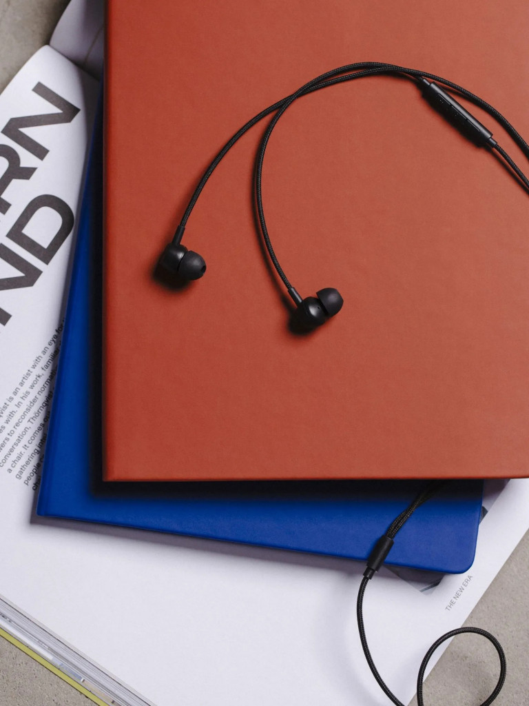 Проводные наушники Sudio V3 Wired Earbuds со встроенным микрофоном, чвет: черный