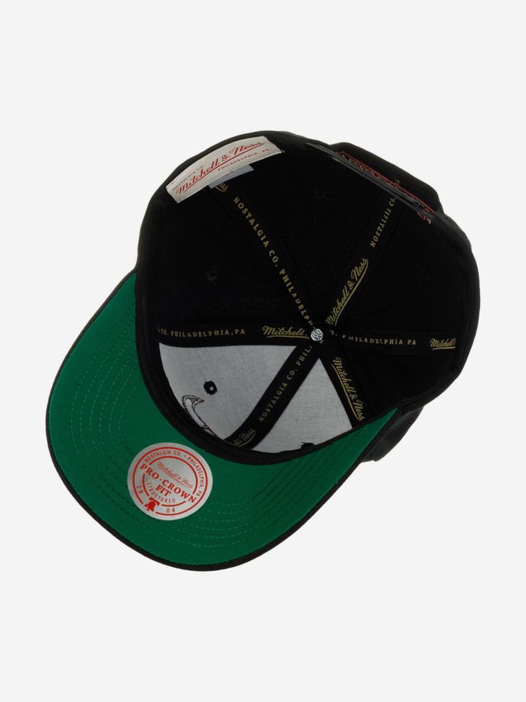 Бейсболка MITCHELL NESS HHSS6268-CBUYYPPPBLCK Chicago Bulls NBA (черный)