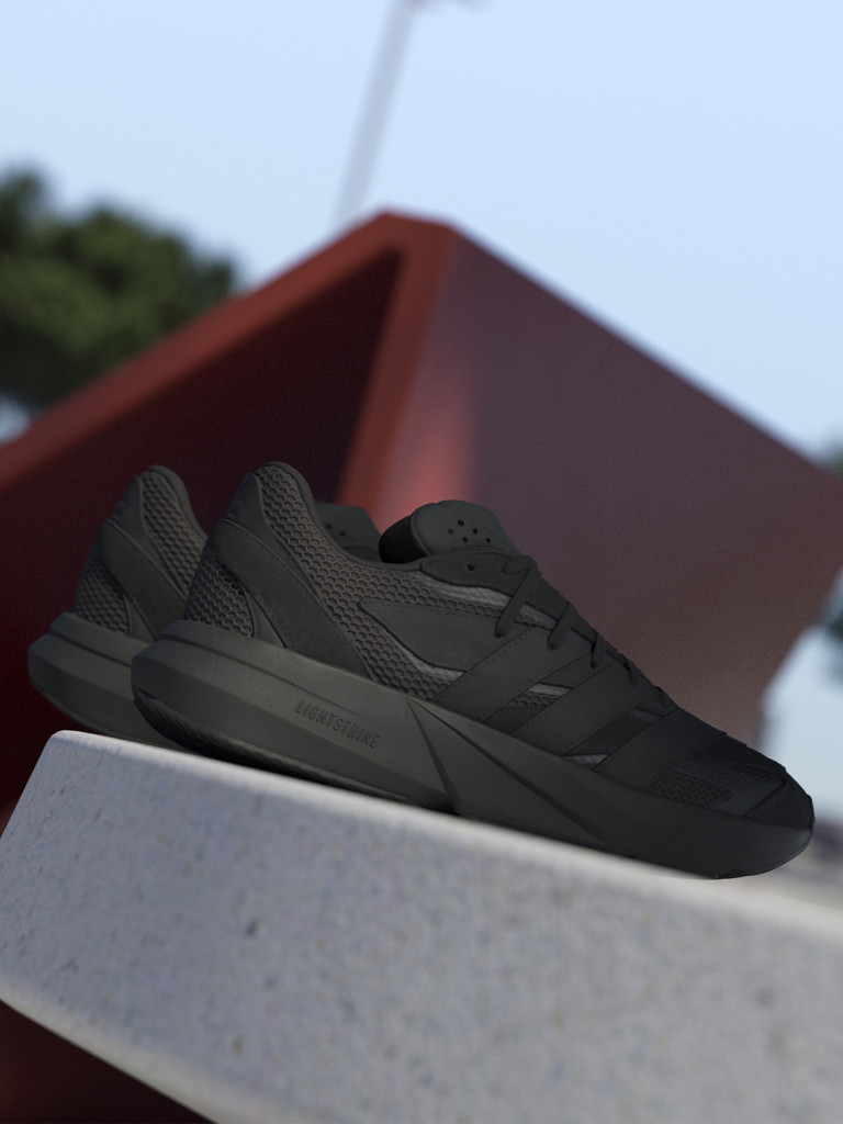 Кроссовки мужские adidas Lightblaze