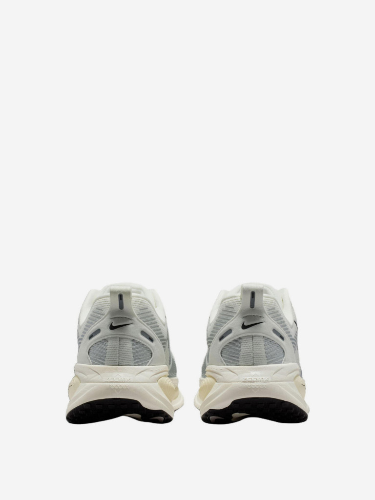 Кроссовки Nike Vomero 18