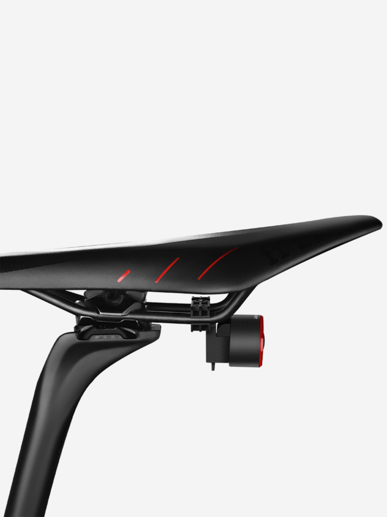 Велосипедный фонарь GACIRON Loop-100 с датчиком торможения, вид - задний, цвет черный