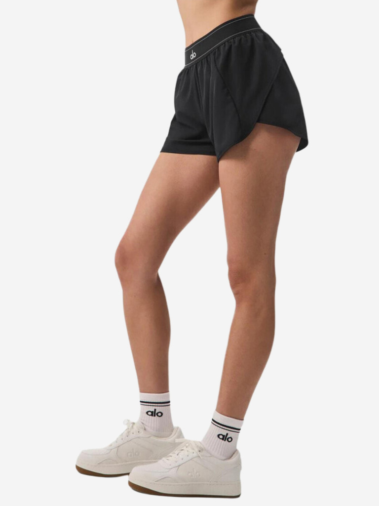 Шорты женские Alo Yoga Match Point Short