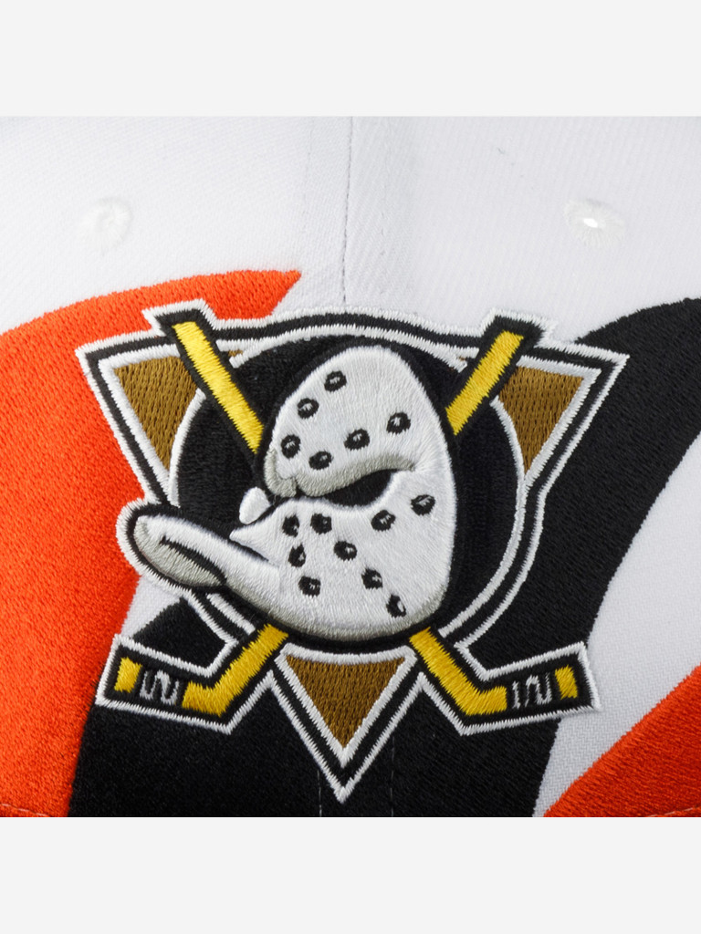 Бейсболка с прямым козырьком MITCHELL NESS 6HSSSH22088-ADUWHIT Anaheim Ducks NHL