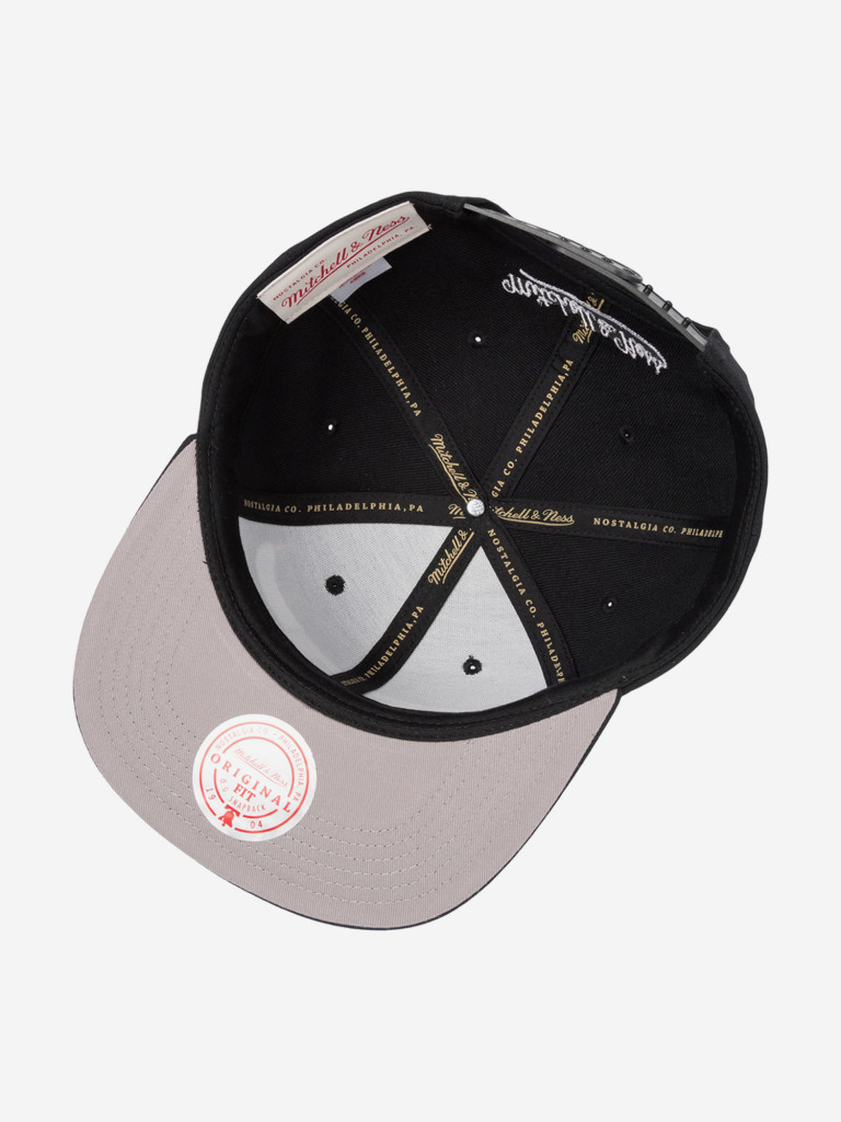 Бейсболка с прямым козырьком MITCHELL NESS HS9761-CBUBLCK Chicago Bulls NBA (черный)