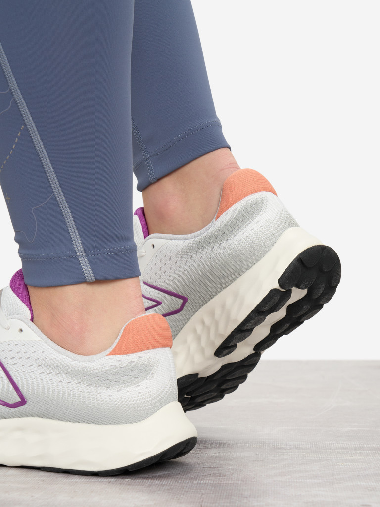 Кроссовки женские New Balance 520V8