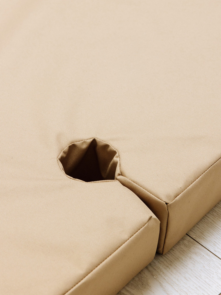 Мат с выемками для шведской стенки 100х100х8 см складной детский ROMANA