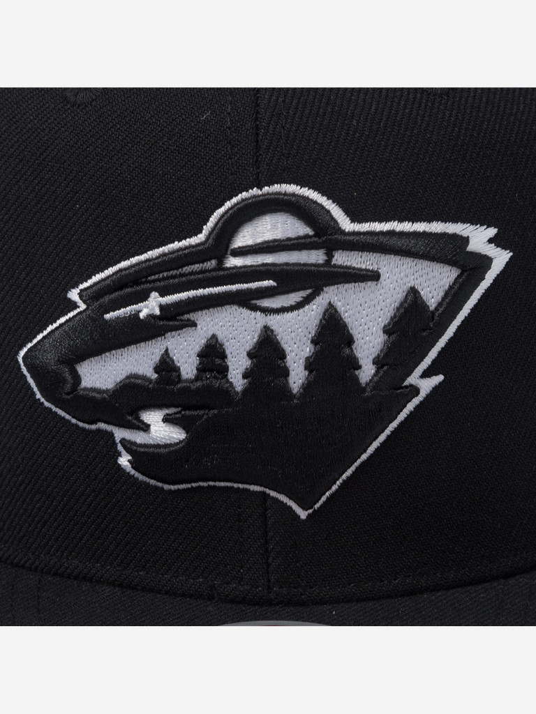 Бейсболка с прямым козырьком MITCHELL NESS HS8546-MWIBLCK Minnesota Wild NHL