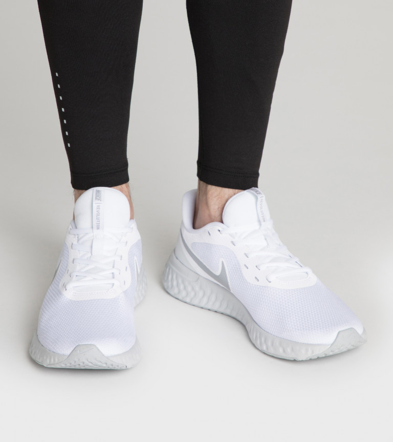 Кроссовки мужские Nike Revolution 5