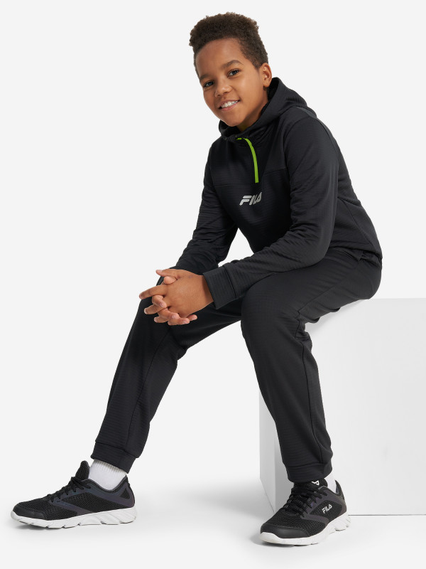 Костюм для мальчиков FILA арт. 134989 черный цвет — купить за 4699 руб., отзывы в интернет-магазине Спортмастер