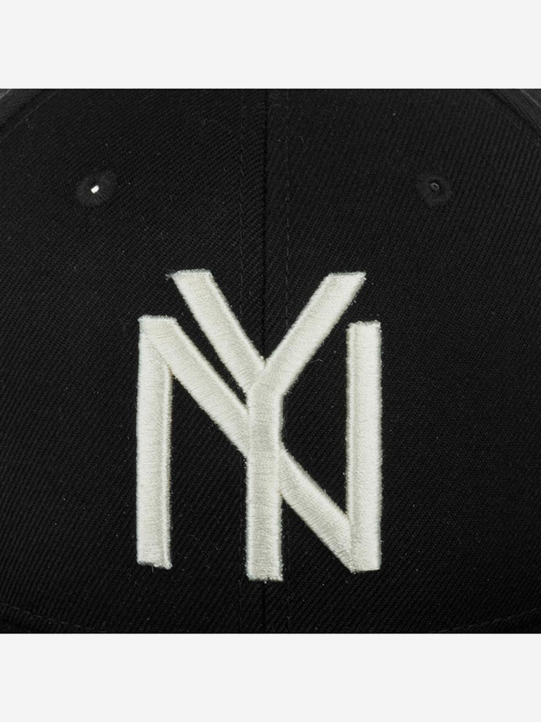 Бейсболка с прямым козырьком AMERICAN NEEDLE 21006A-NBY New York Black Yankees Archive 400 NL