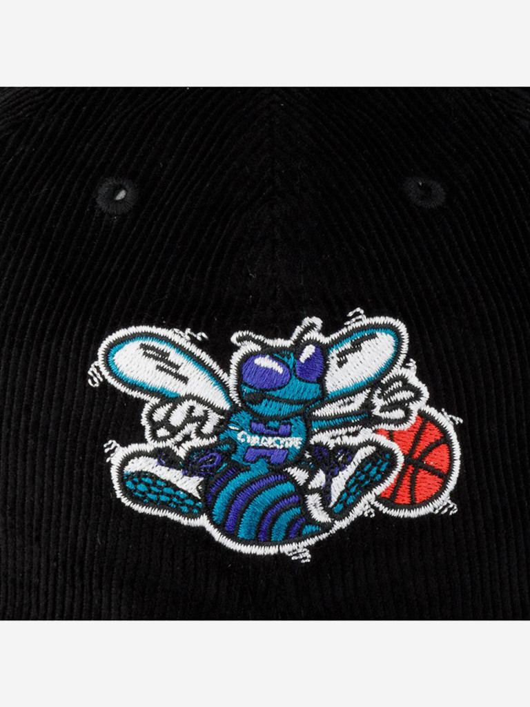 Бейсболка MITCHELL NESS HLUX4800-CHOYYPPPBLCK Charlotte Hornets NBA