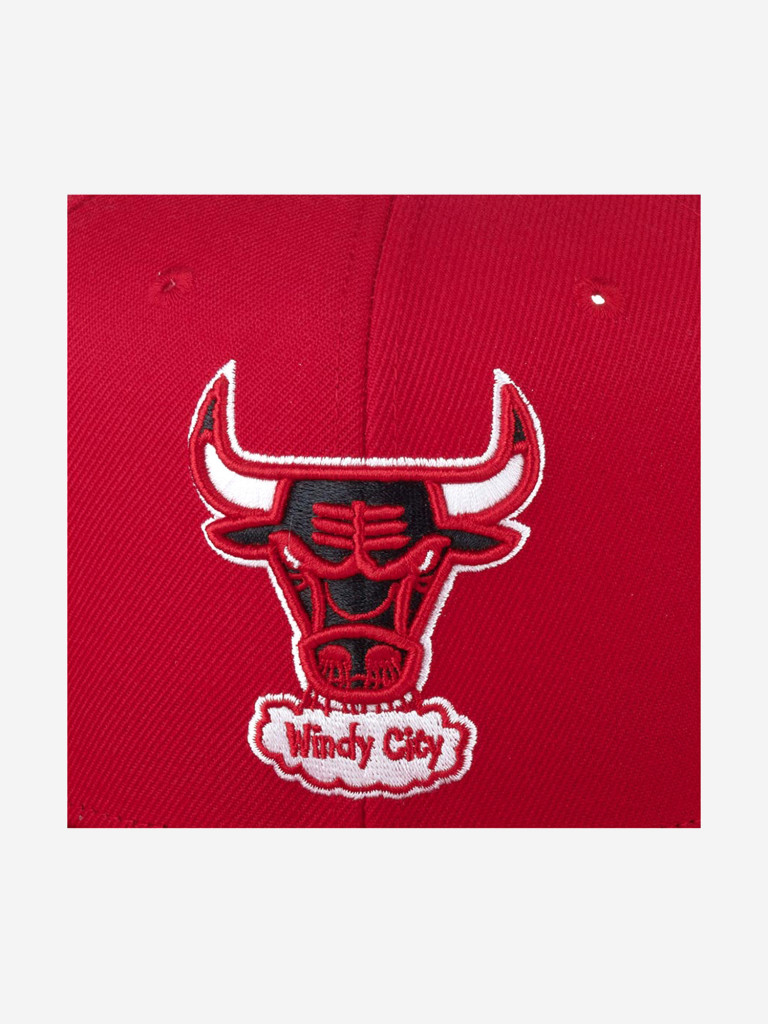 Бейсболка с прямым козырьком MITCHELL NESS HHSS3258-CBUYYPPPRED1 Chicago Bulls NBA (красный)