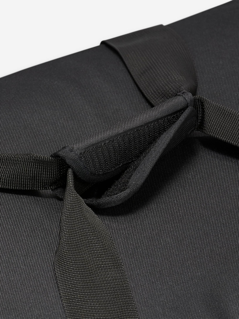 Сумка спортивная унисекс Nike Club Team Swsh Roller Bag