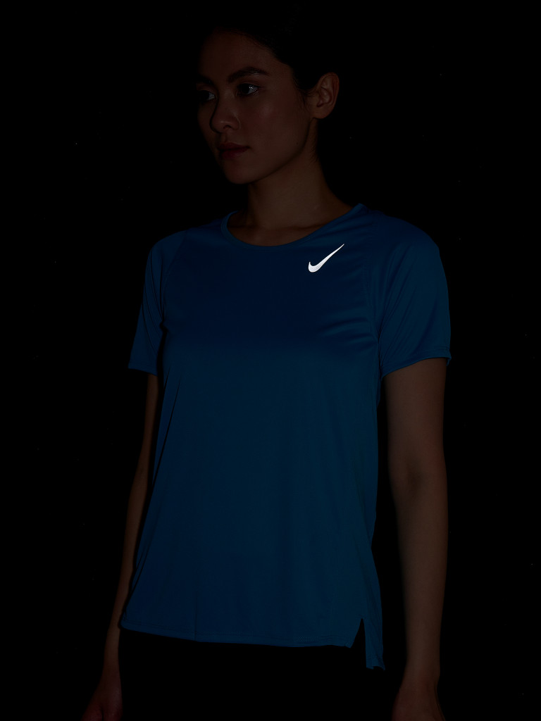 Футболка женская Nike Fast