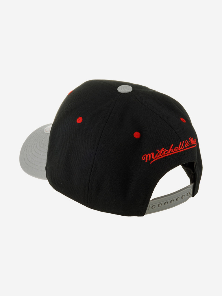 Бейсболка MITCHELL NESS HP7956-CBUBLCK Chicago Bulls NBA (черный)