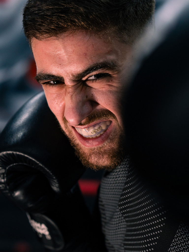 Боксерская капа взрослая, спортивная, защитная для зубов OPRO Self-Fit Gold - Clear