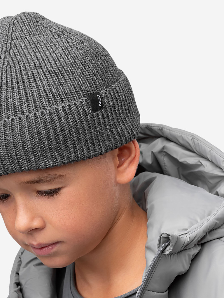 Вязаная шапка bodo