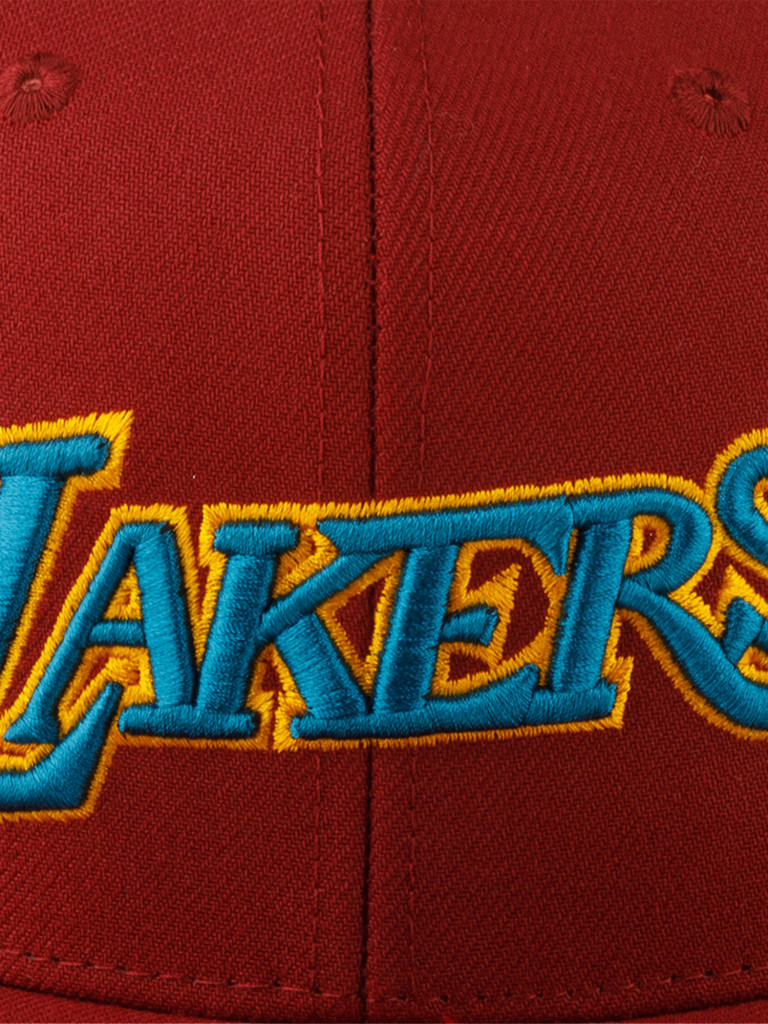 Бейсболка с прямым козырьком MITCHELL NESS 6HSFSH21251-LALCARD Los Angeles Lakers NBA (малиновый)