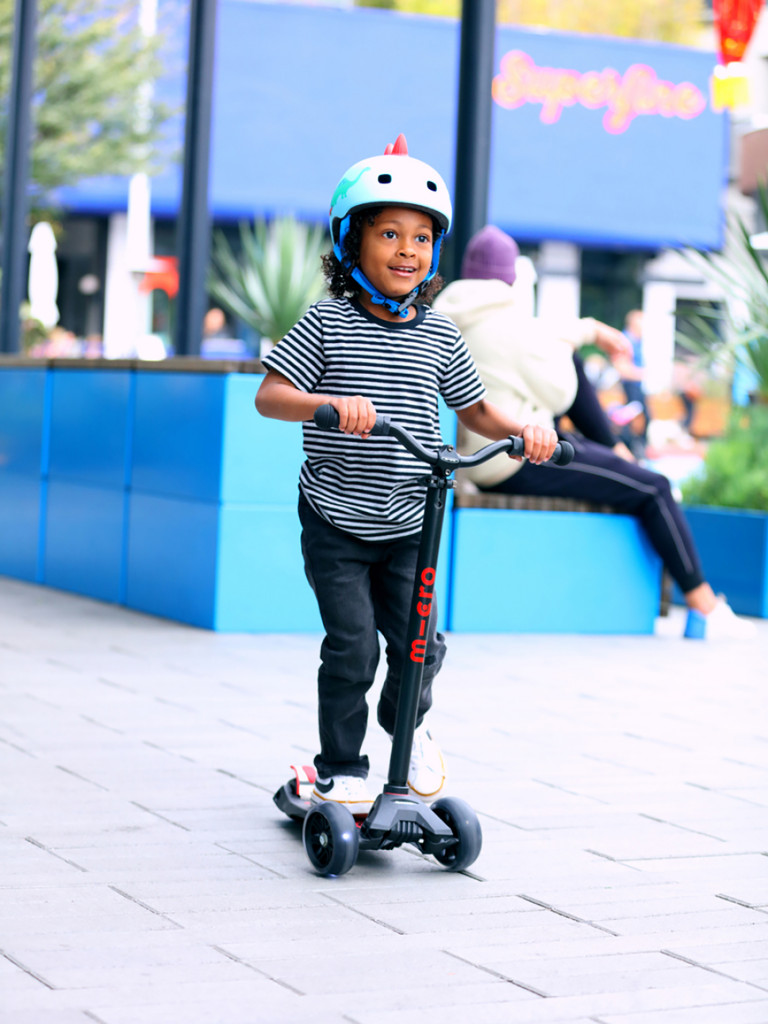 Самокат детский Micro Maxi Deluxe Pro LED