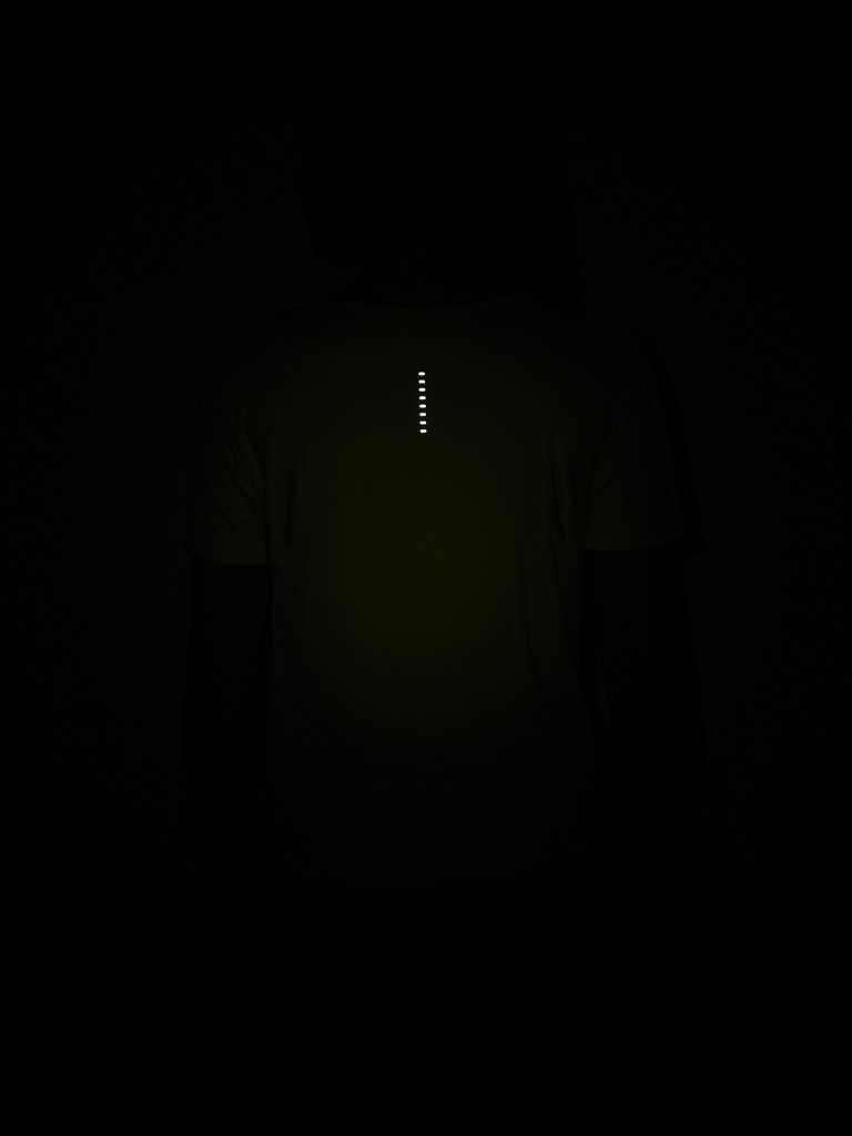 Футболка женская Nike