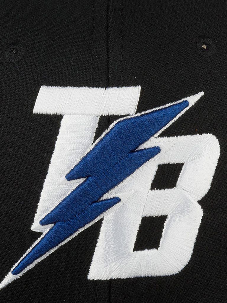 Бейсболка MITCHELL NESS HHSS6644-TBLYYPPPBLCK Tampa Bay Lightning NHL (черный)