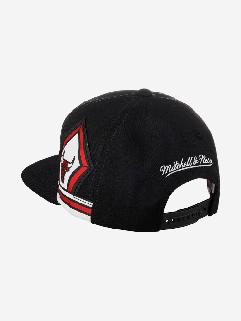 Бейсболка с прямым козырьком MITCHELL NESS 6HSSLD21011-CBUBLCK Chicago Bulls NBA (черный)