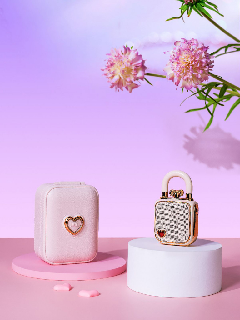 Беспроводная колонка Divoom LoveLock