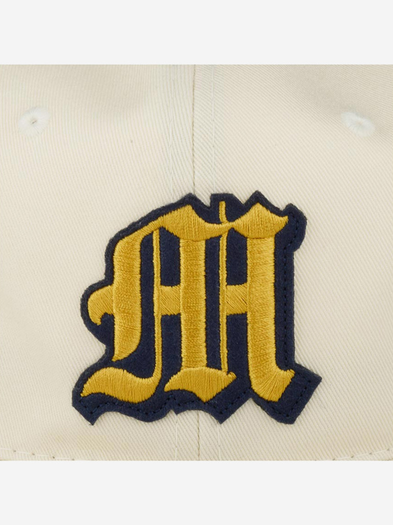 Бейсболка с прямым козырьком MITCHELL NESS 6LULEY18046-MNNOFWH