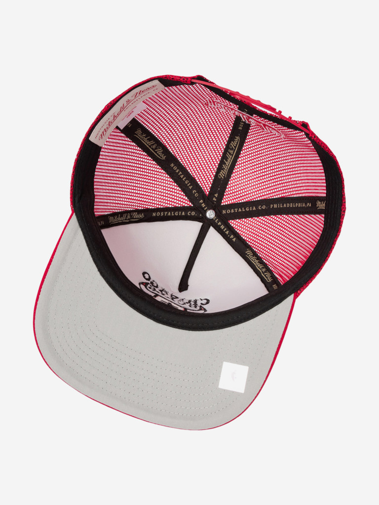 Бейсболка с сеточкой MITCHELL NESS HT8032-CBURED1 Chicago Bulls NBA (красный)