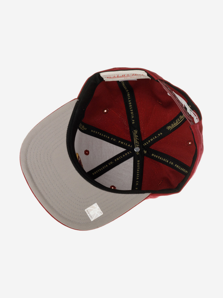 Бейсболка с прямым козырьком MITCHELL NESS HHSS3256-CCAYYPPPDKRD Cleveland Cavaliers NBA (малиновый)