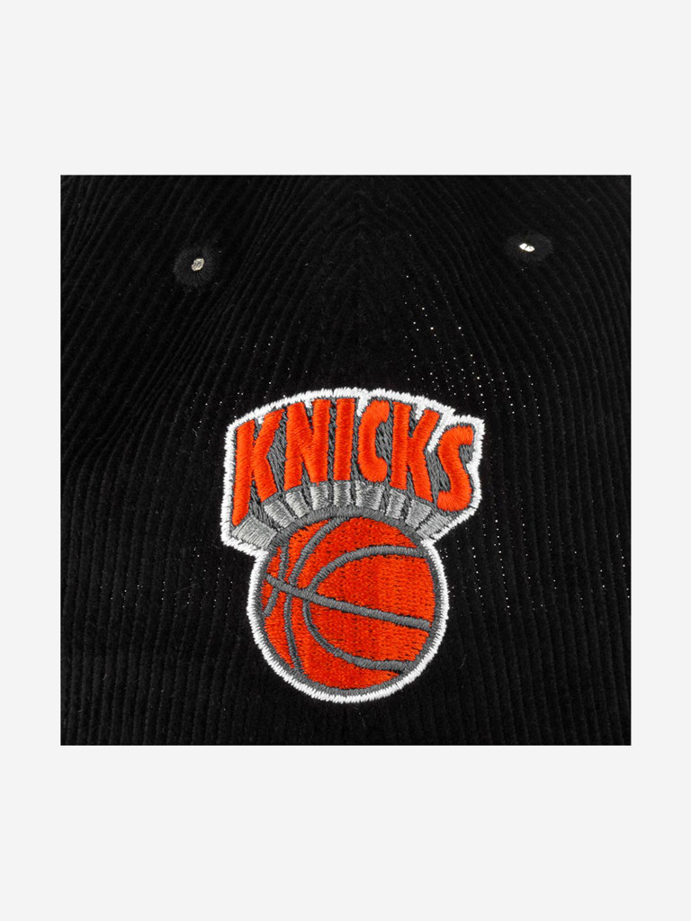 Бейсболка MITCHELL NESS HLUX4800-NYKYYPPPBLCK New York Knicks NBA (черный)